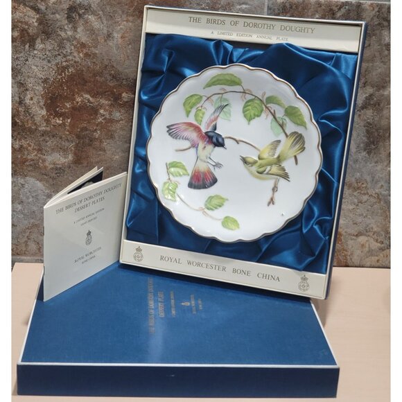 Royal Worcester The Birds of Dorothy Doughty Dessert Plate Redstarts and Beech 1 - Picture 2 of 14
